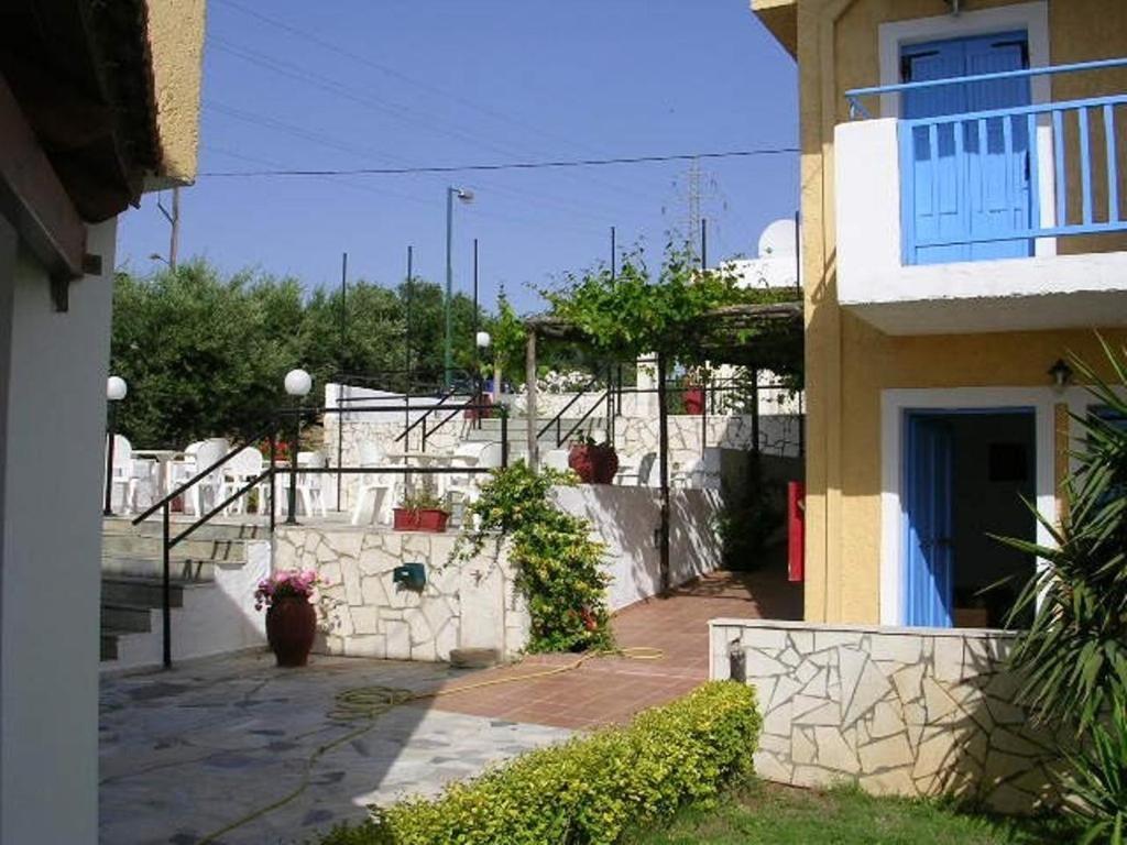 Mareva Hotel Apartments Herszonisszosz Kültér fotó
