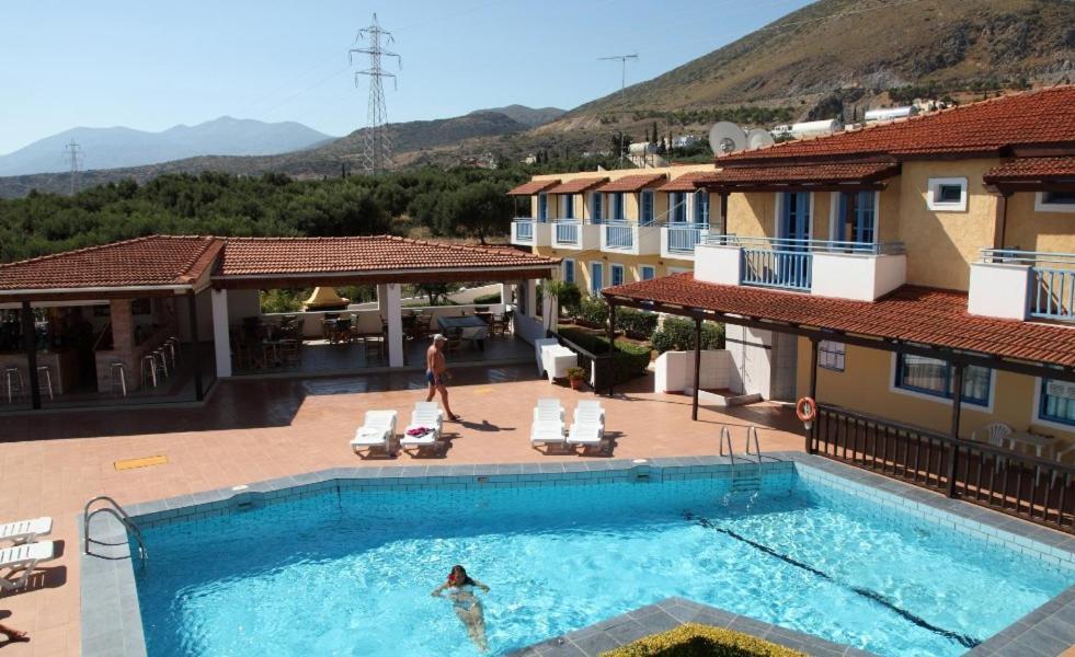 Mareva Hotel Apartments Herszonisszosz Kültér fotó